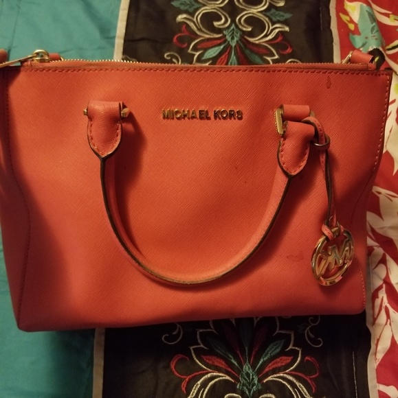 Michael Kors - Picture 1 of 4